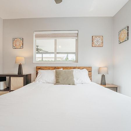 Home With A Pool Close To Beach And Fll Airport Pool Heated October- March Fort Lauderdale Exteriör bild
