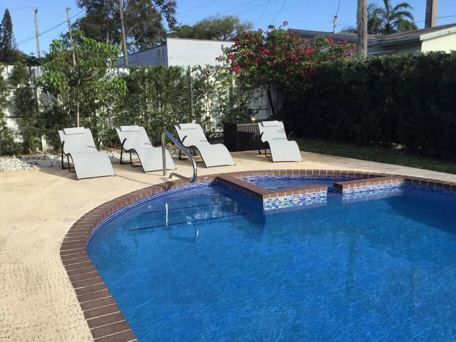 Home With A Pool Close To Beach And Fll Airport Pool Heated October- March Fort Lauderdale Exteriör bild
