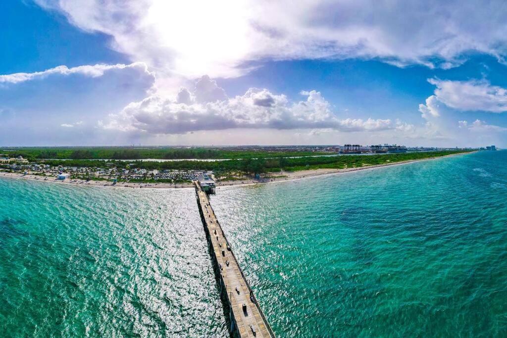 Home With A Pool Close To Beach And Fll Airport Pool Heated October- March Fort Lauderdale Exteriör bild