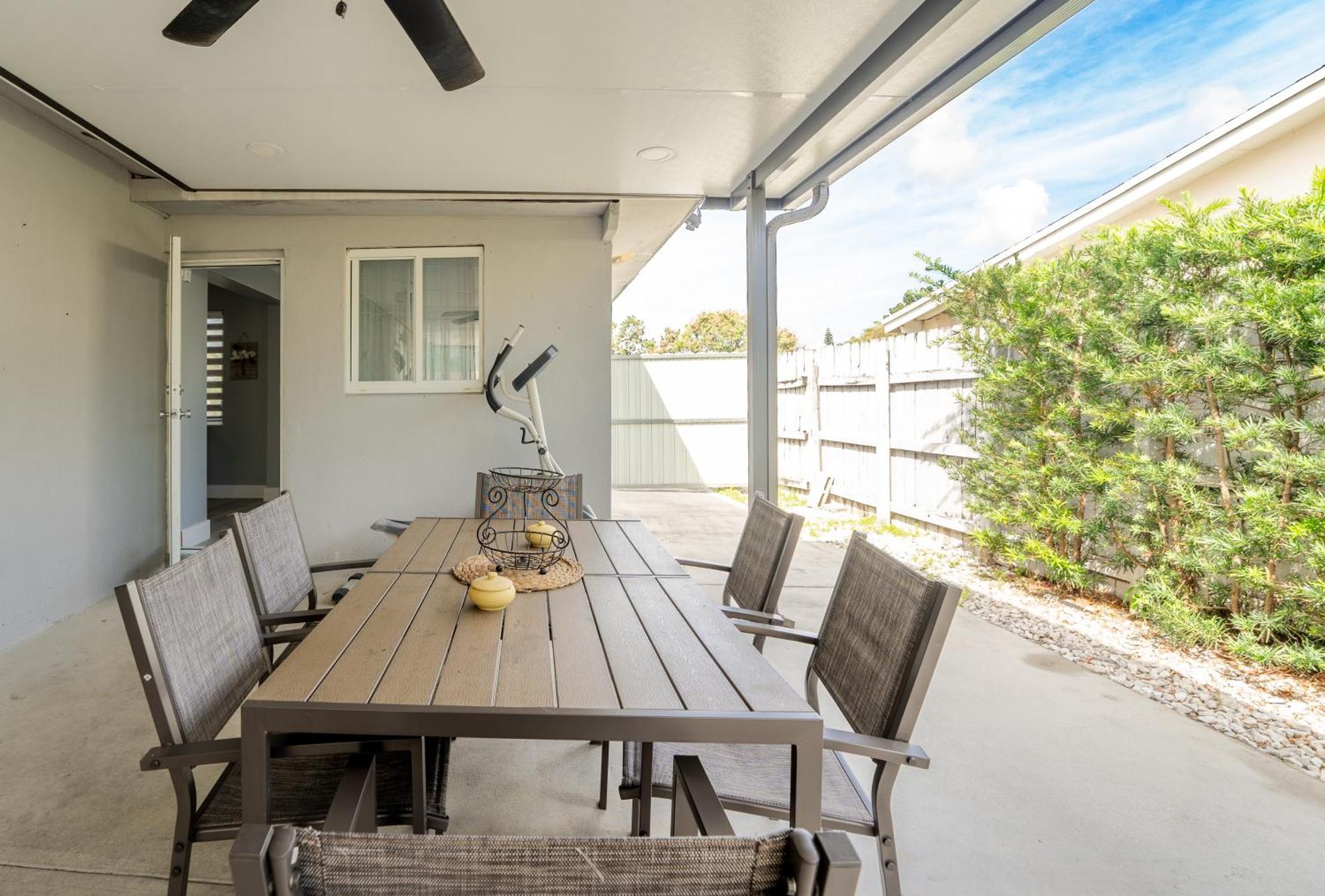 Home With A Pool Close To Beach And Fll Airport Pool Heated October- March Fort Lauderdale Exteriör bild