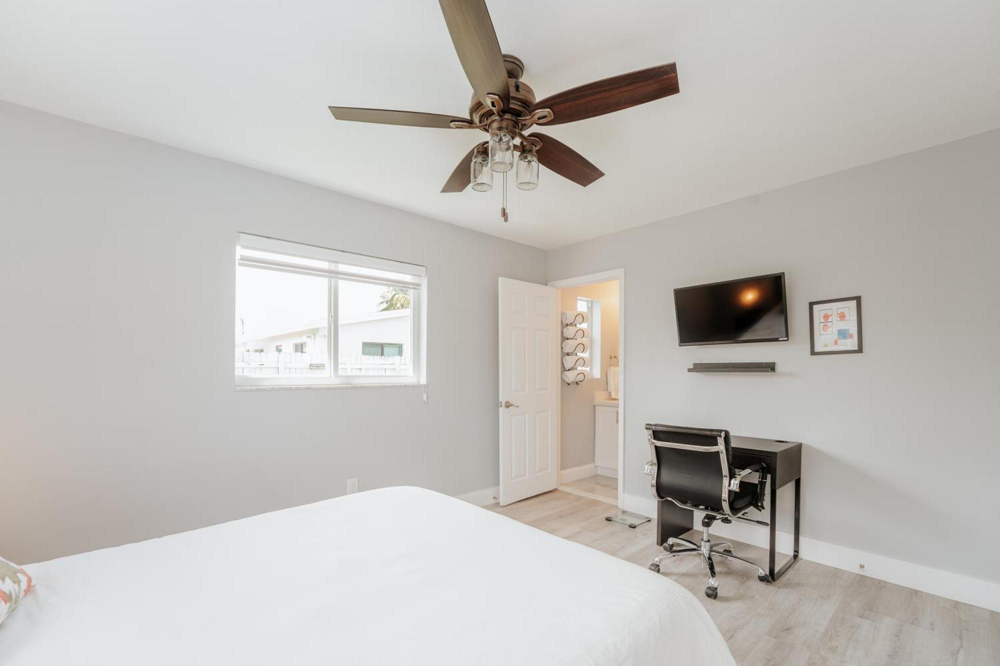 Home With A Pool Close To Beach And Fll Airport Pool Heated October- March Fort Lauderdale Exteriör bild