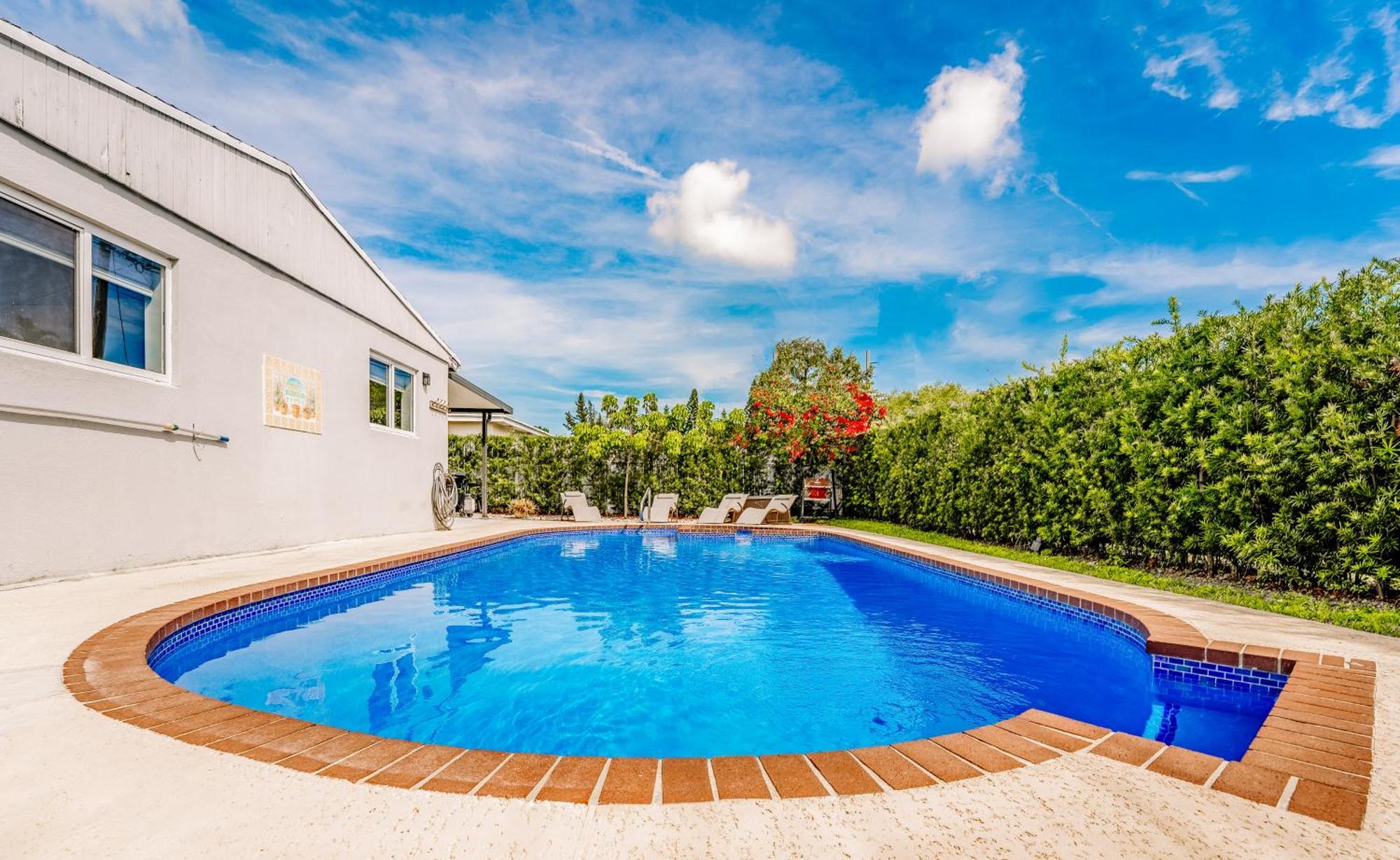 Home With A Pool Close To Beach And Fll Airport Pool Heated October- March Fort Lauderdale Exteriör bild