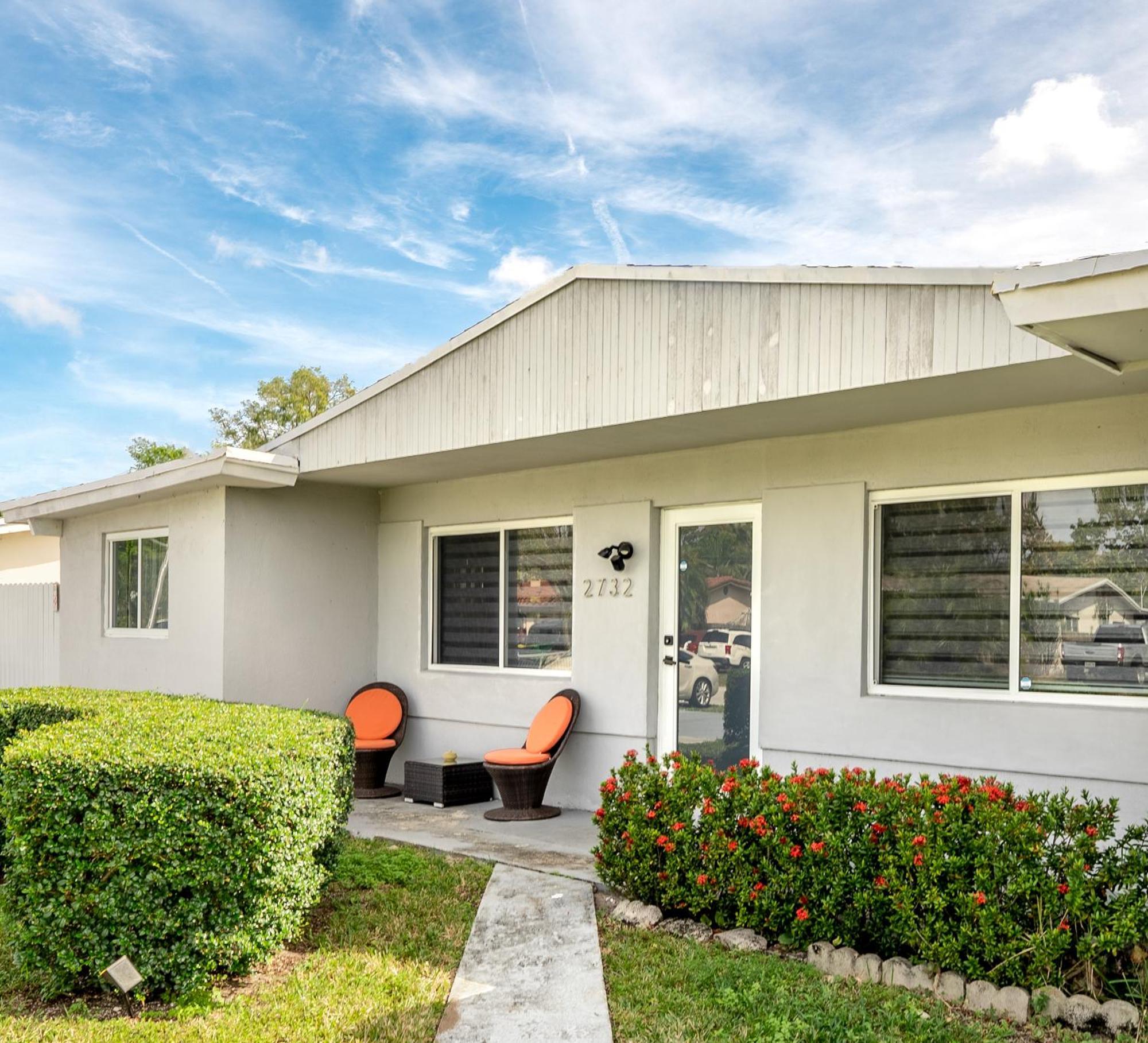 Home With A Pool Close To Beach And Fll Airport Pool Heated October- March Fort Lauderdale Exteriör bild